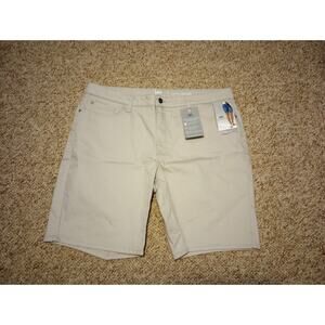 Lee Riders Midrise Bermuda Tan Shorts NWT Ladies size 18M